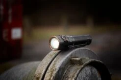 Fenix E30R Aufladbare EDC-Taschenlampe, 1600 Lumen -Victorinox Verkäufe FEE30R 10 fenix