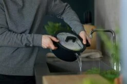 Fiskars Hard Face Bräter 22 Cm -Victorinox Verkäufe FHF1020875 04 fiskars hard face