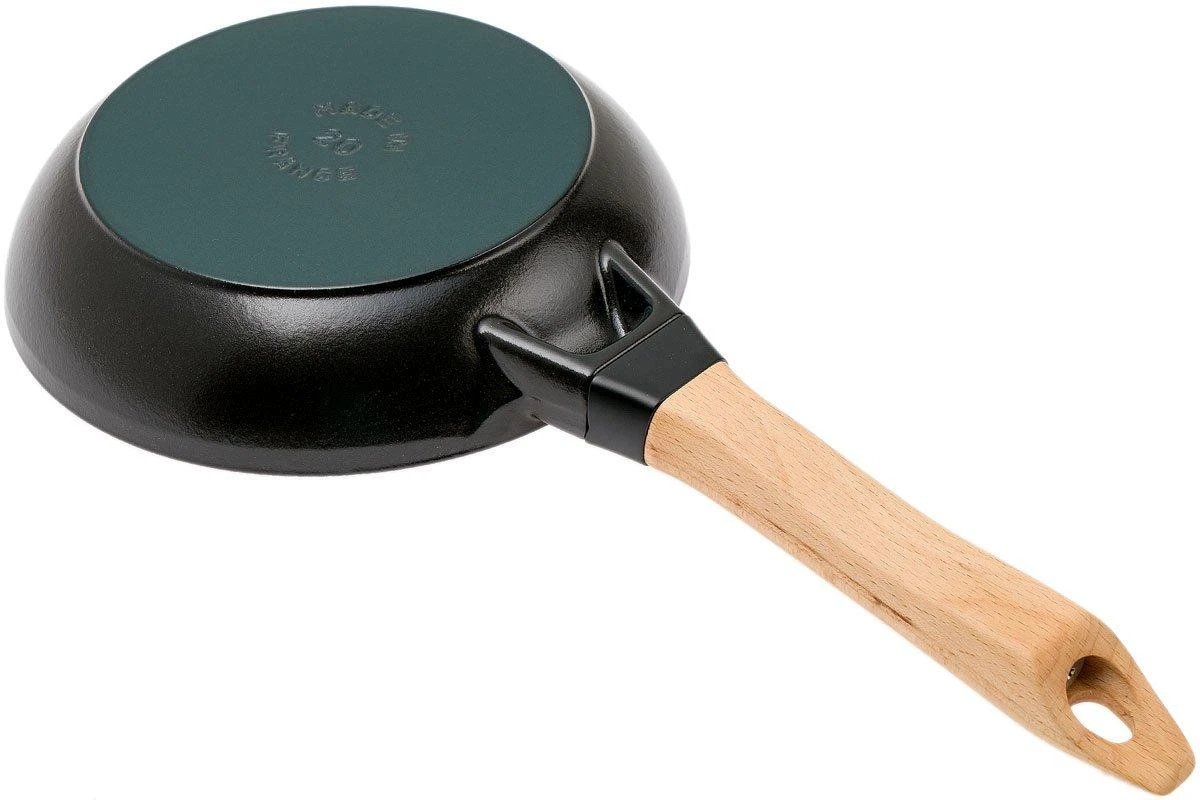Staub Bratpfanne Mit Holzgriff 20 Cm, Schwarz 4 Staub Bratpfanne Mit Holzgriff 20 Cm, Schwarz – Bild 2